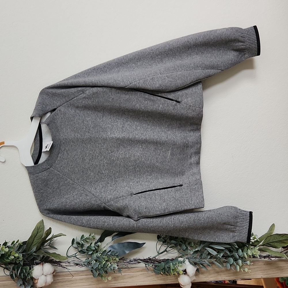 Nike Sz m cropped sweatshirt